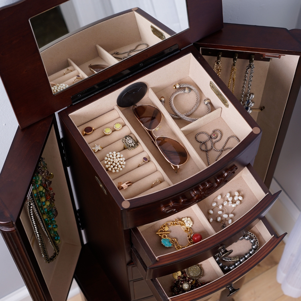 jewelry dresser