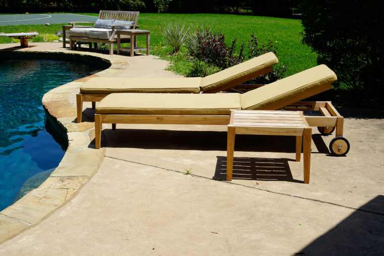 Clearwater 3-Piece Chaise Lounger & Side Table Set