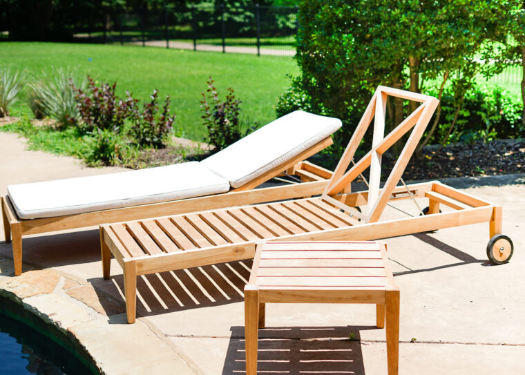 Clearwater 3-Piece Chaise Lounger & Side Table Set