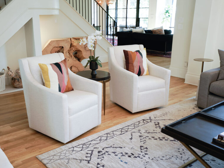Kansas Swivel Accent Chair, White