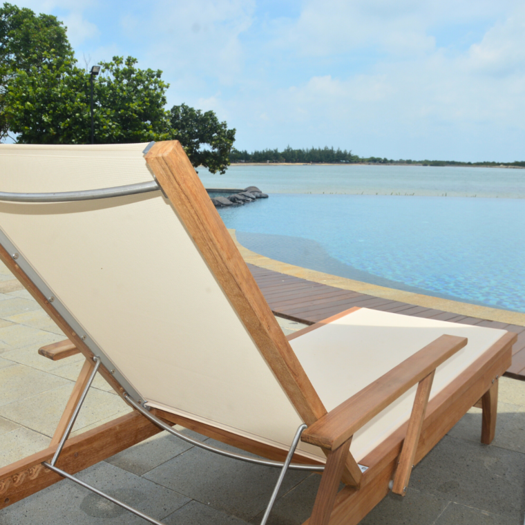 Cayman Teak Chaise Lounger, White