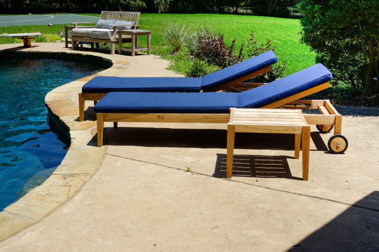 Clearwater Teak Sunbrella Chaise Lounger, Navy